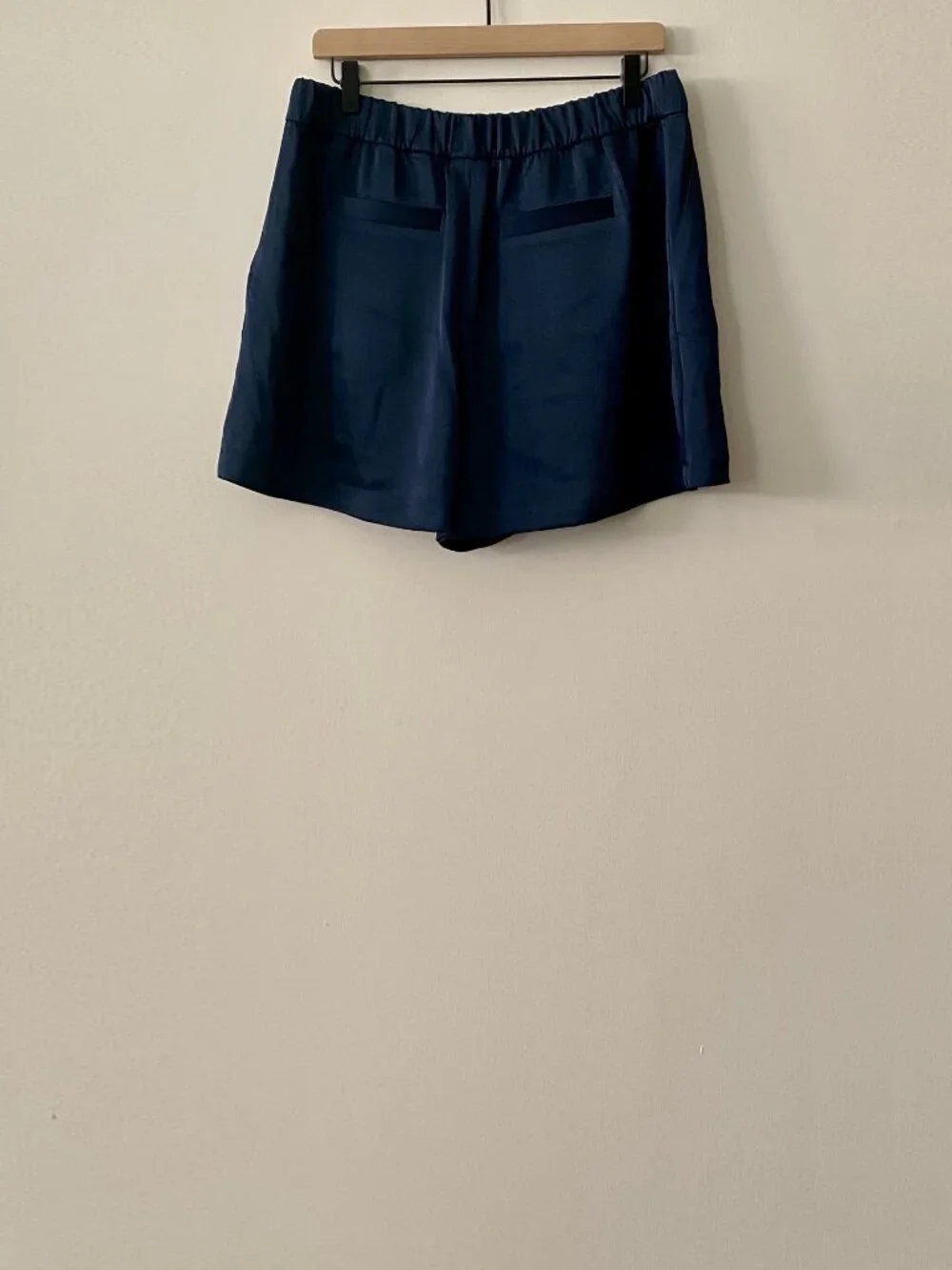 Varley Sarka High-Rise Short 4" NWOT - Picture 6 of 10